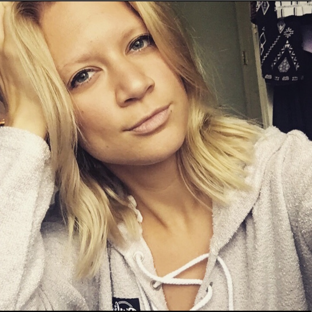 Meet your Posher, Nicole